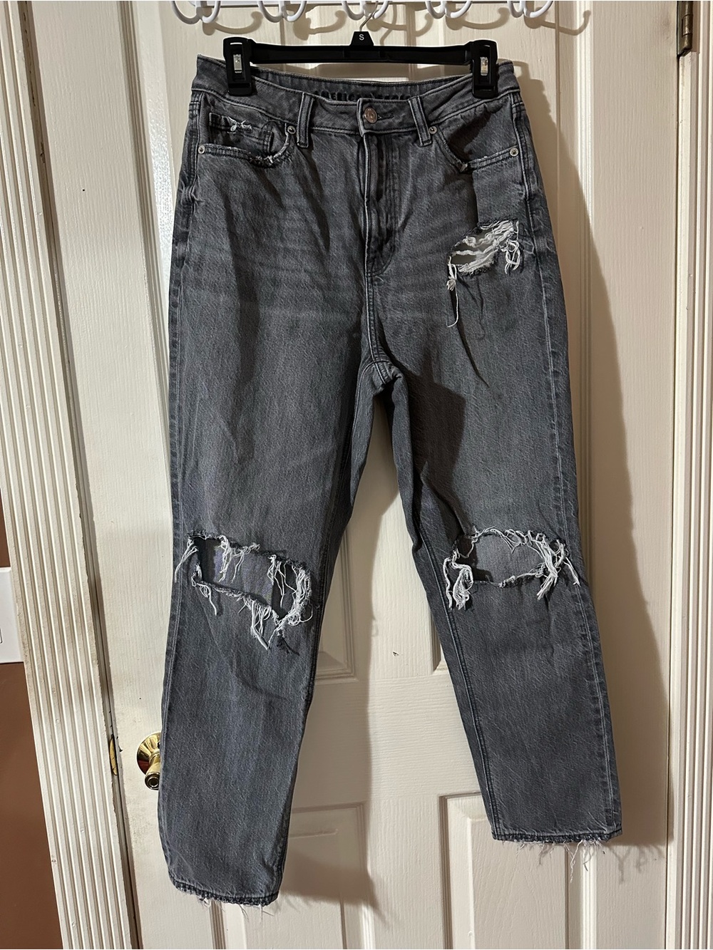 American Eagle Outfitters Women’s Gray Distressed Mom Jeans